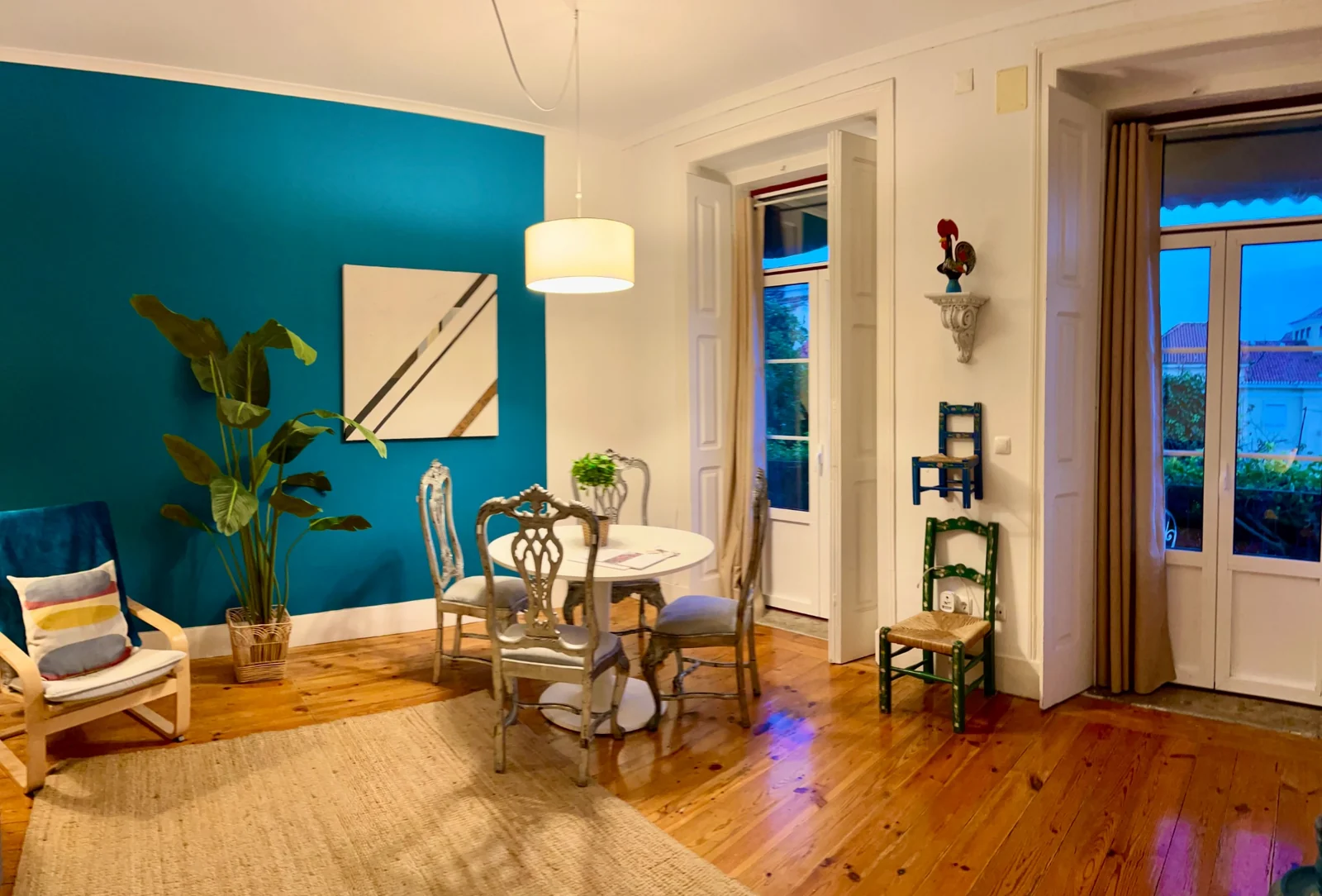 Blue living and dining room at Spirit of Time in Alfama